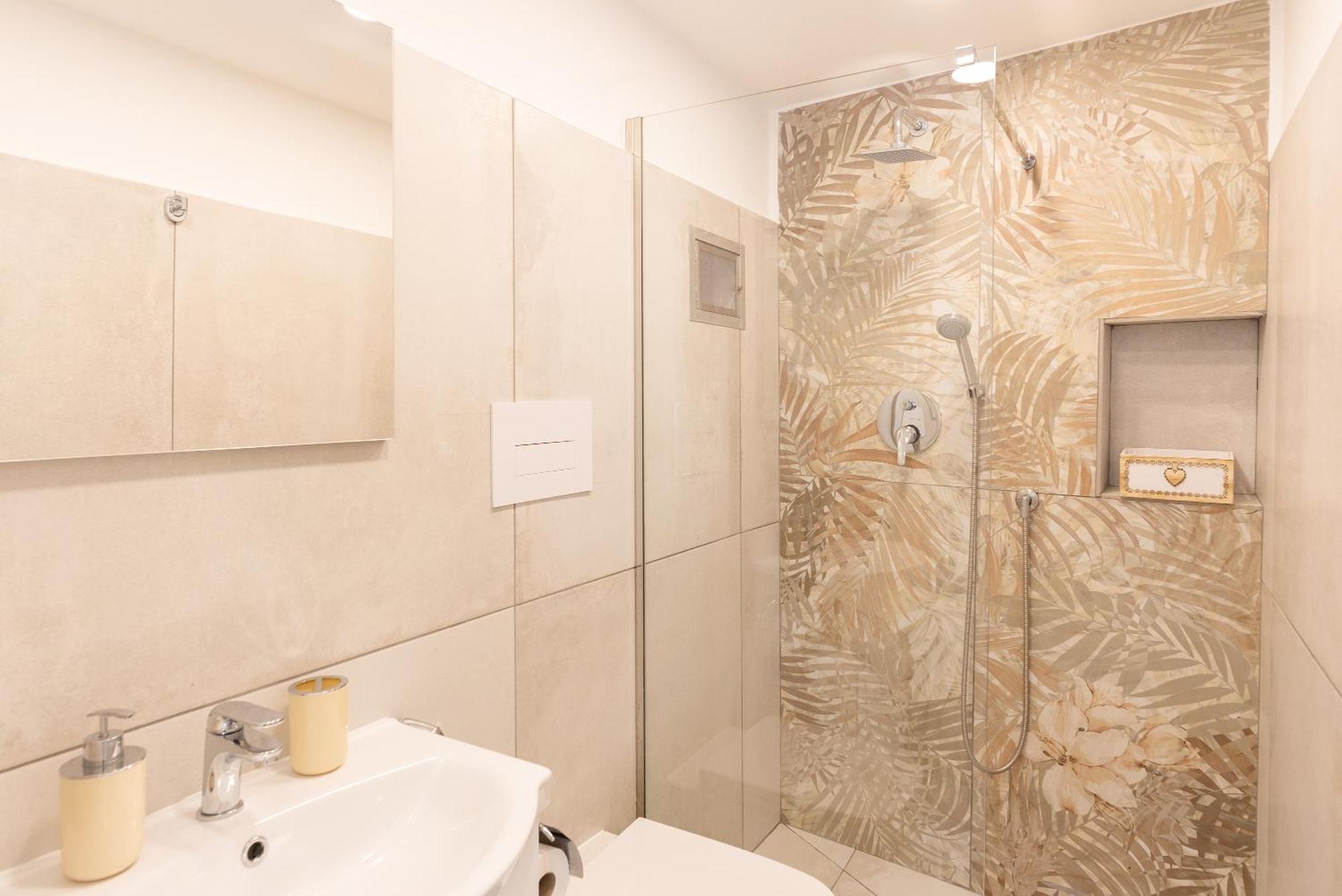 Apartment House Benedetta Centro Di Naples